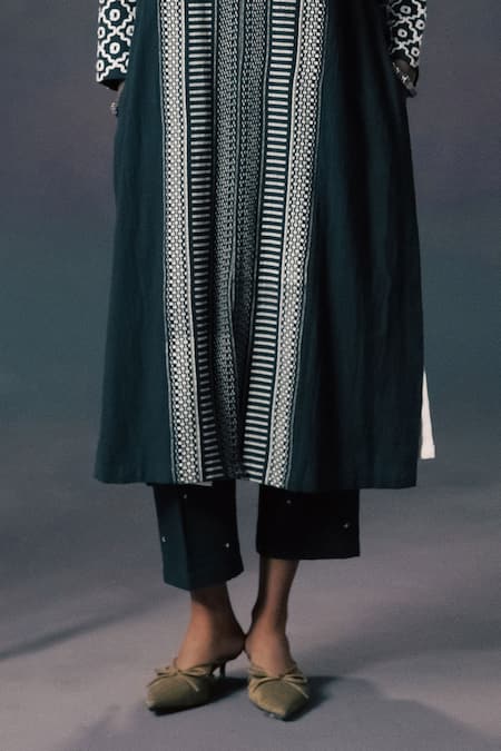 Arcvsh By Pallavi Singh_Green Cotton Embroidery Round Neck, Collared Jacket Pant Set _Online_at_Aza_Fashions