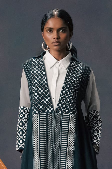 Buy_Arcvsh By Pallavi Singh_Green Cotton Embroidery Round Neck, Collared Jacket Pant Set _Online_at_Aza_Fashions