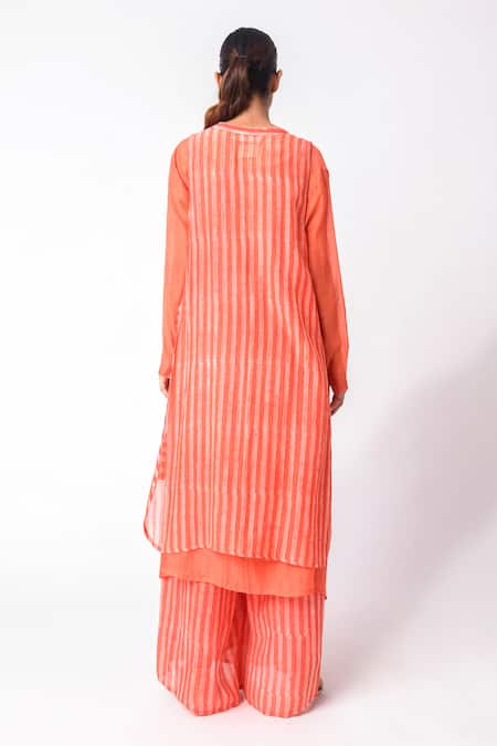 Shop JAYATI GOENKA Orange Chanderi Silk Round Neck Kurta Set at Aza Fashions Shop_JAYATI GOENKA_Orange Chanderi Silk Round Neck Kurta Set _at_Aza_Fashions