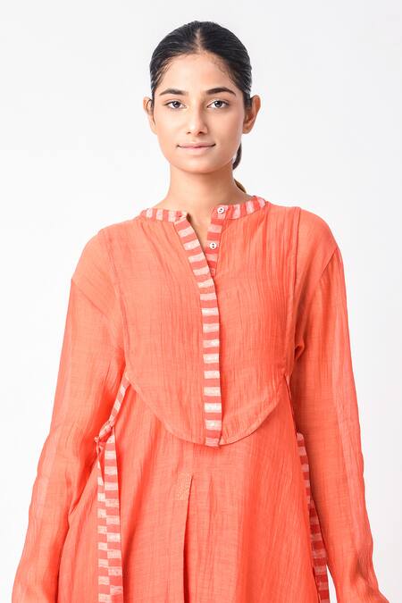 JAYATI GOENKA Orange Chanderi Silk Round Neck Kurta Set at Aza Fashions JAYATI GOENKA_Orange Chanderi Silk Round Neck Kurta Set _at_Aza_Fashions