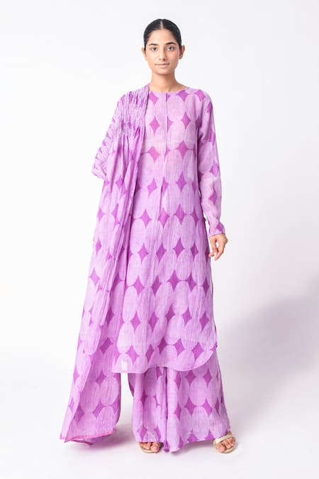 JAYATI GOENKA Purple Chanderi Silk Round Neck Geometric Print Kurta Set Online at Aza Fashions JAYATI GOENKA_Purple Chanderi Silk Round Neck Geometric Print Kurta Set _Online_at_Aza_Fashions