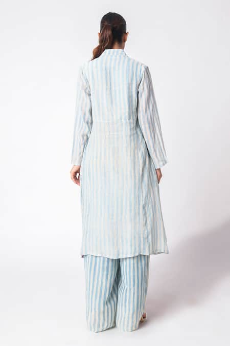 Shop JAYATI GOENKA Blue Chanderi Silk Mandarin Collar Block Print Angarkha And Pant Set at Aza Fashions Shop_JAYATI GOENKA_Blue Chanderi Silk Mandarin Collar Block Print Angarkha And Pant Set _at_Aza_Fashions