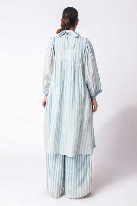 Shop JAYATI GOENKA Blue Chanderi Silk V-neck, Collared Printed Jacket Pant Set at Aza Fashions Shop_JAYATI GOENKA_Blue Chanderi Silk V-neck, Collared Printed Jacket Pant Set _at_Aza_Fashions