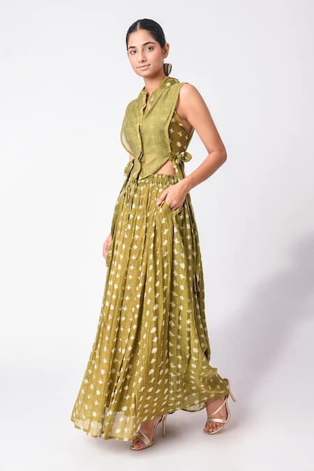 JAYATI GOENKA_Green Chanderi Silk Embroidery Round Neck, High Printed Skirt Set With Overlay _Online_at_Aza_Fashions