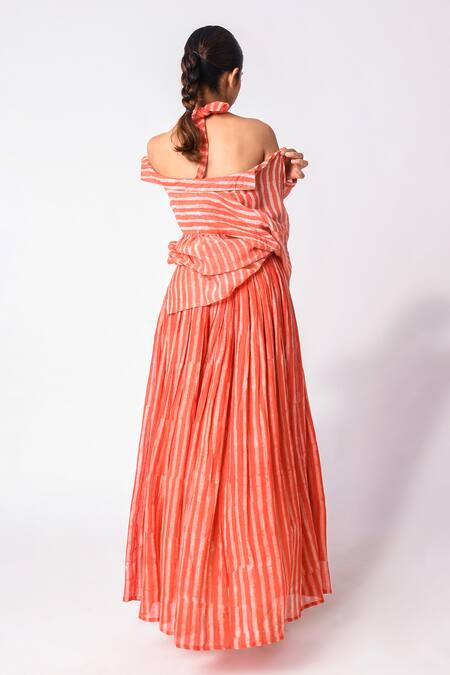 Buy_JAYATI GOENKA_Red Chanderi Silk Cowl Neck Linear Print Kurta Skirt Set _Online_at_Aza_Fashions