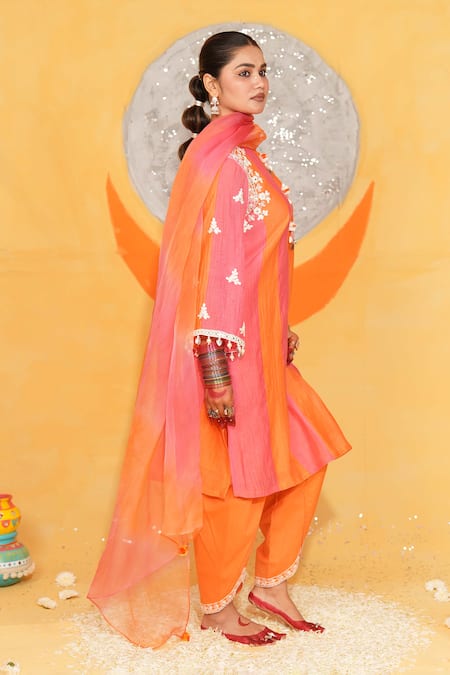 Jyoti Bansal_Orange Organza, Chanderi, Cotton Embroidery, Mirrors, Colorblock Kurta Set _at_Aza_Fashions