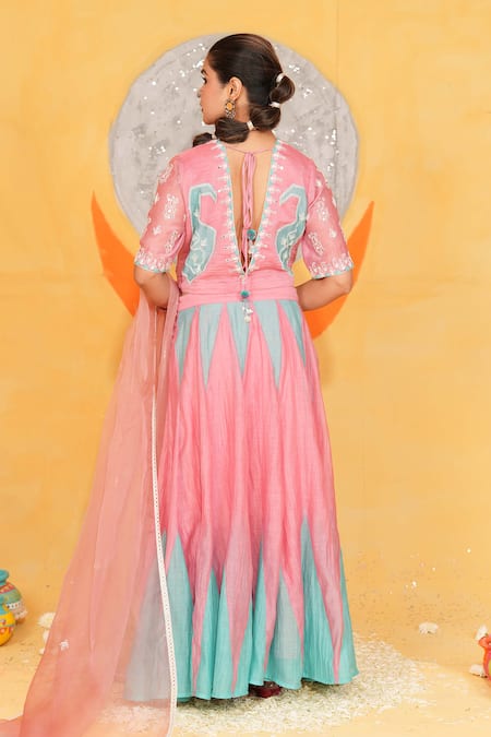 Jyoti Bansal Embroidered Blouse Lehenga Set 