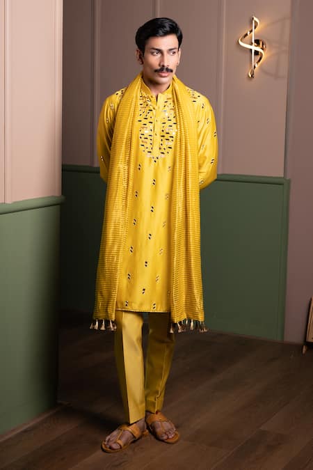 Shop_Kaaj Button_Mirror Drop Kurta Set With Banarasi Stole _Online_at_Aza_Fashions