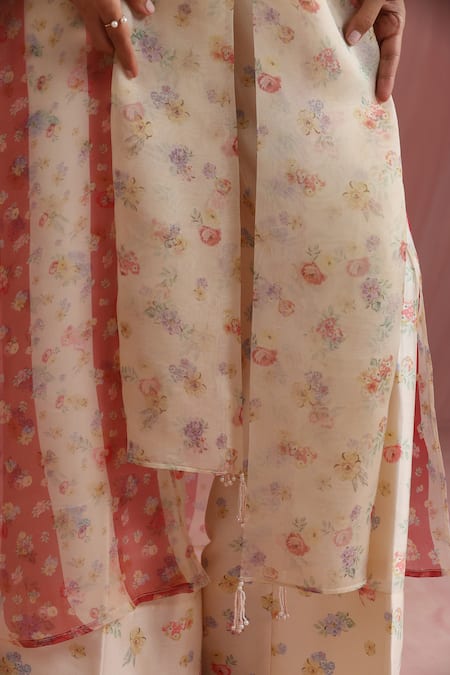 Shop_Moh India_Ivory Organza V-, Open Palace Petals Overlay 