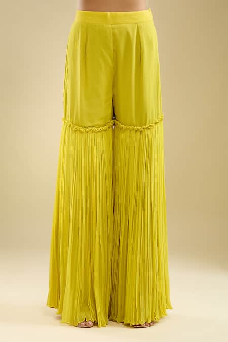 Samyukta Singhania_Yellow Georgette Sequins, Embroidery Sweetheart Neck Peplum Kurta Gharara Set _Online_at_Aza_Fashions