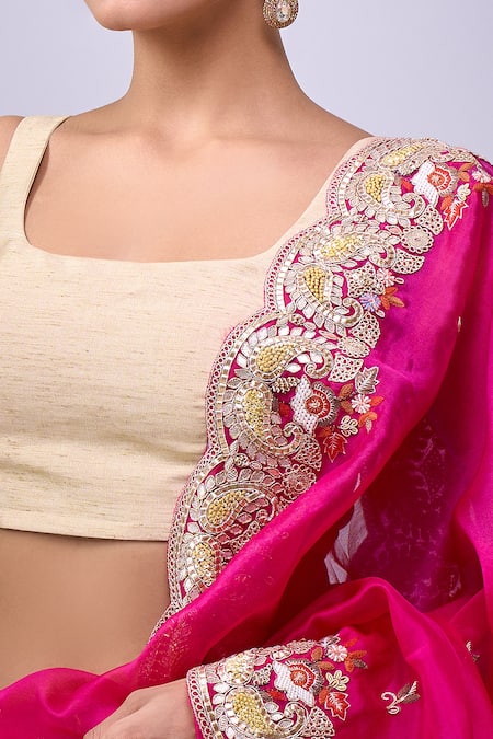 Azeera_Pink Embroidery, Zari Scalloped Saree With Unstitched Blouse Piece _at_Aza_Fashions