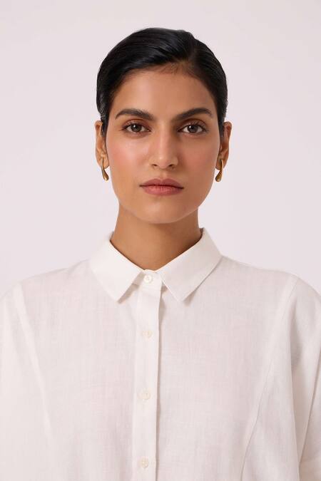The Summer House Off White Handloom Cotton Embroidery Collared Sibyl Handwoven Shirt at Aza Fashions The Summer House_Off White Handloom Cotton Embroidery Collared Sibyl Handwoven Shirt _at_Aza_Fashions
