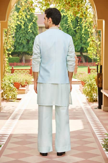 Contrast By Parth Hunar Embroidered Bundi Kurta Set 