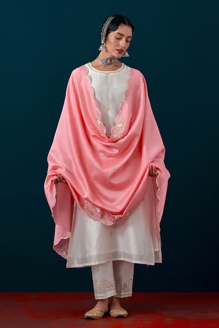 Anantaa By Roohi Floral Border Embroidered Dupatta