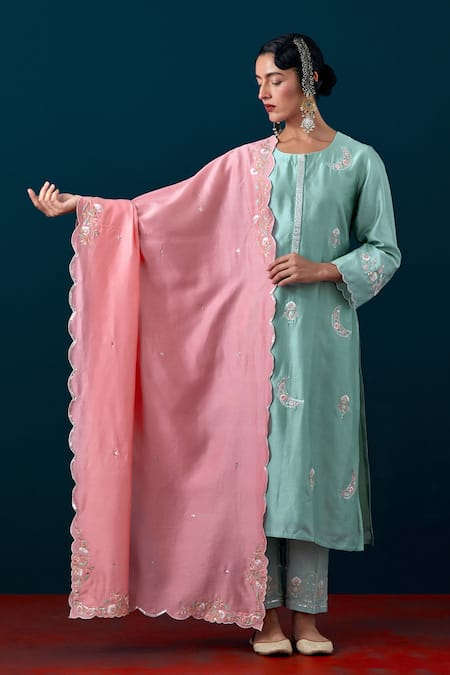 Anantaa By Roohi Floral Border Embroidered Dupatta