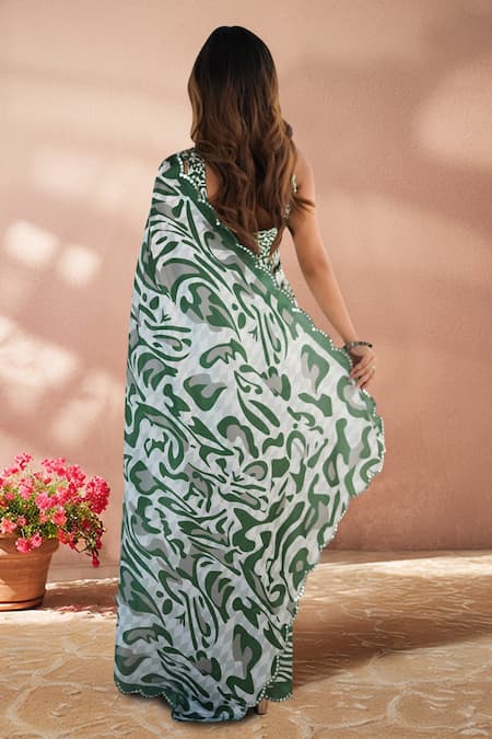 Naintara Bajaj Printed Saree With Unstitched Blouse Piece