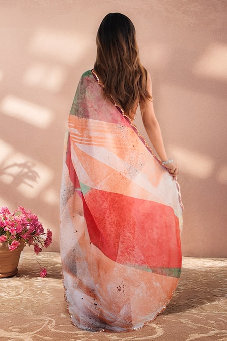 Naintara Bajaj Printed Saree With Unstitched Blouse Piece