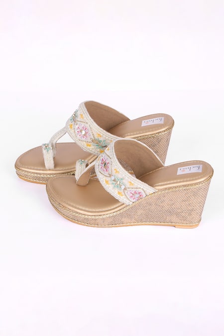Buy_Fuchsia by aashaka mehta_Off White Embroidery, Beads, Stones Arora Kolhapuri Wedges _Online_at_Aza_Fashions