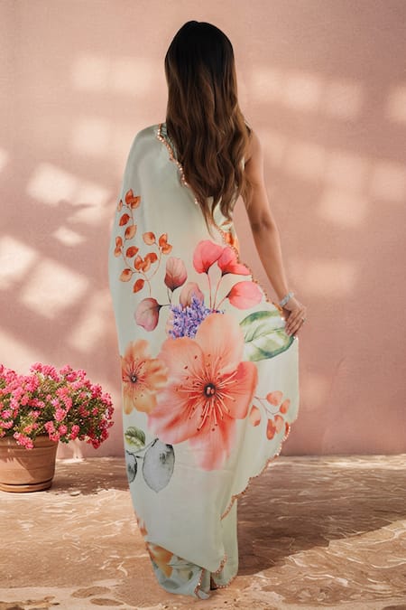 Naintara Bajaj Printed Saree With Unstitched Blouse Piece 