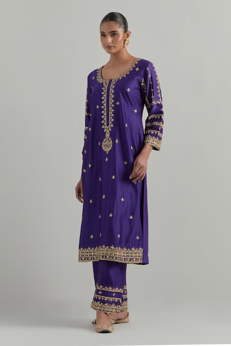 Buy_Ikshita Choudhary_Purple Chanderi, Organza Embroidery Round Neck Floral Kurta Set _Online_at_Aza_Fashions