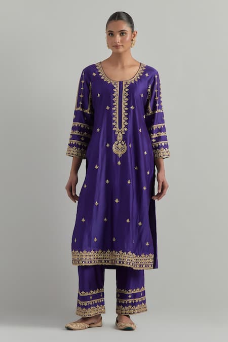 Shop_Ikshita Choudhary_Purple Chanderi, Organza Embroidery Round Neck Floral Kurta Set _Online_at_Aza_Fashions