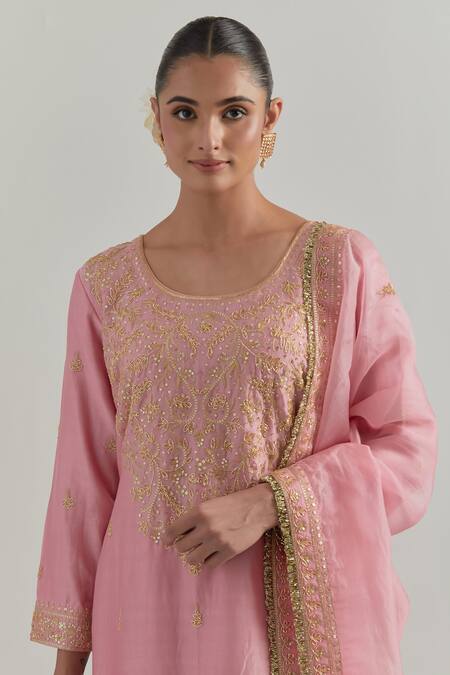 Buy_Ikshita Choudhary_Pink Chanderi, Organza Embroidery Round Neck Kurta Set 