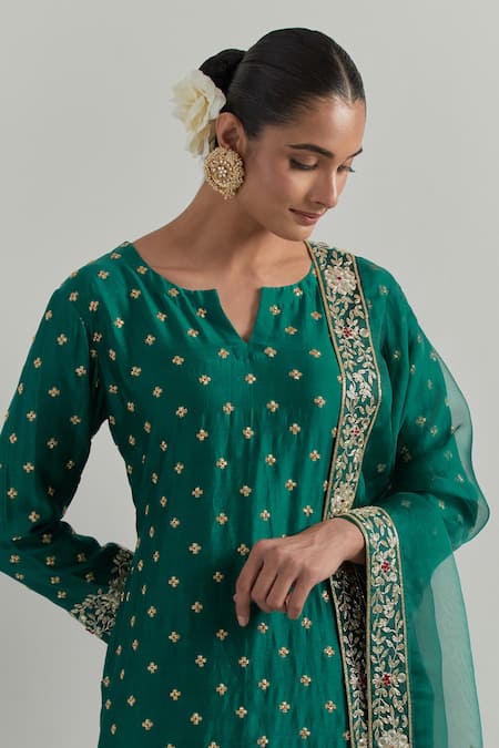 Buy_Ikshita Choudhary_Green Chanderi, Net Embroidery Split V-neck Kurta Set _Online_at_Aza_Fashions
