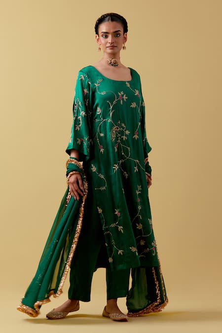 Buy_Ikshita Choudhary_Green Satin, Silk, Organza Embroidery Square Neck Hand Kurta Set _Online_at_Aza_Fashions