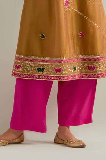 Ikshita Choudhary_Mustard Organza, Muslin Embroidery Round Neck Kurta Set _at_Aza_Fashions