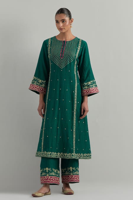 Buy_Ikshita Choudhary_Green Chanderi Embroidery Round Neck Kurta Set _Online_at_Aza_Fashions