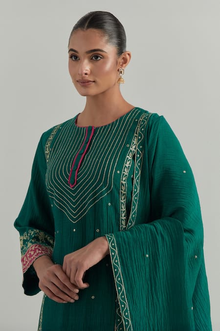 Shop_Ikshita Choudhary_Green Chanderi Embroidery Round Neck Kurta Set _Online_at_Aza_Fashions
