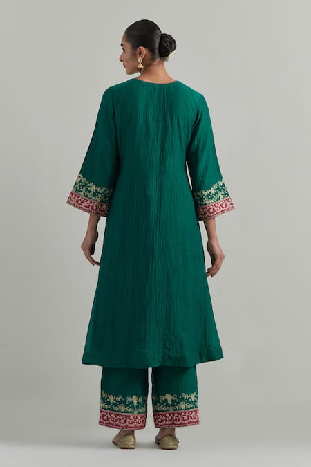 Ikshita Choudhary Embroidered Chanderi Kurta Set 