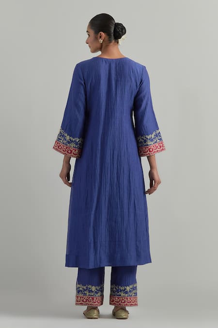 Ikshita Choudhary Embroidered Chanderi Kurta Set 