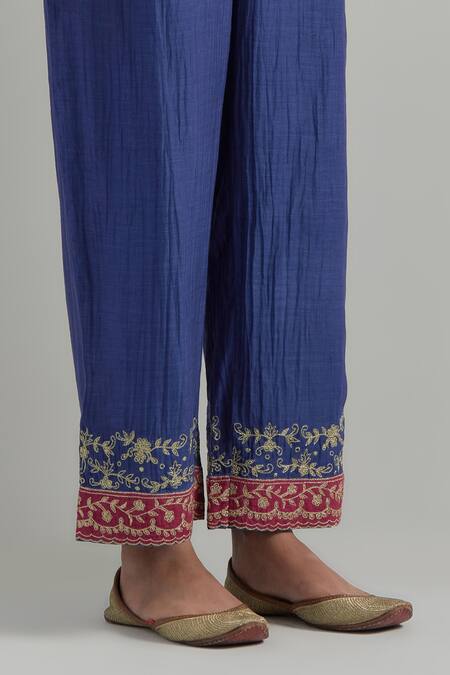 Buy_Ikshita Choudhary_Blue Chanderi Embroidery Round Neck Kurta Set 