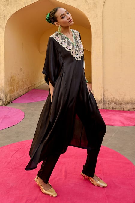 Swati Vijaivargie Chameli Kaftan Set 