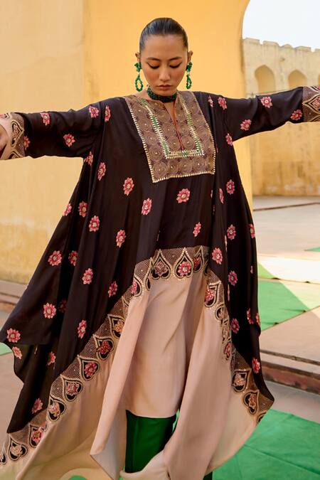 Swati Vijaivargie_Black Silk Notched Neck Rani Floral Pattern Cape With Pant _Online_at_Aza_Fashions