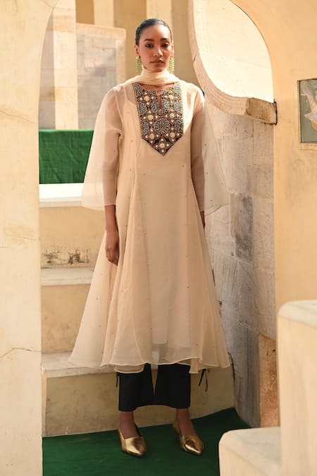 Swati Vijaivargie Ivory Silk Organza Embroidery Notched Neck Tribal Kurta Set 