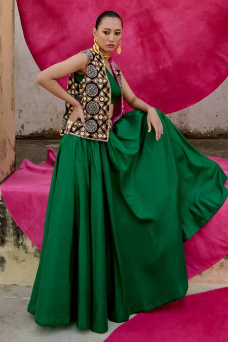 Swati Vijaivargie Emerald Green Silk Embroidery Open Neck, Asymmetric Jacket Lehenga Set Online at Aza Fashions Swati Vijaivargie_Emerald Green Silk Embroidery Open Neck, Asymmetric Jacket Lehenga Set _Online_at_Aza_Fashions