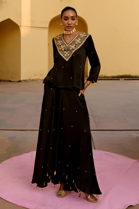Swati Vijaivargie Chandrima Embroidered Top With Skirt 