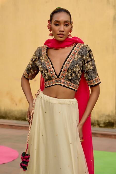 Buy Swati Vijaivargie Black Organza Embroidery, Sequins V-neck Chand Blouse And Lehenga Set Online at Aza Fashions Buy_Swati Vijaivargie_Black Organza Embroidery, Sequins V-neck Chand Blouse And Lehenga Set _Online_at_Aza_Fashions