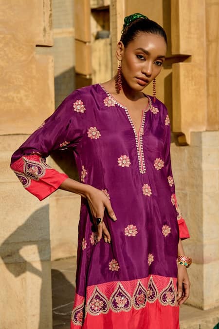 Swati Vijaivargie_Purple Silk, Organza Embroidery, Sequins Round Floral Butti Pattern Kurta Set _Online_at_Aza_Fashions