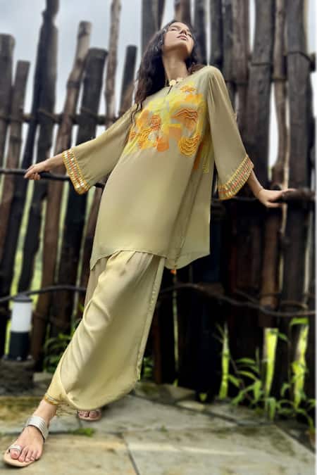 Basil Leaf Green Crepe Embroidery, Mirrors, Sequins Round Neck, Keyhole Kurta And Pant Set Online at Aza Fashions Basil Leaf_Green Crepe Embroidery, Mirrors, Sequins Round Neck, Keyhole Kurta And Pant Set _Online_at_Aza_Fashions