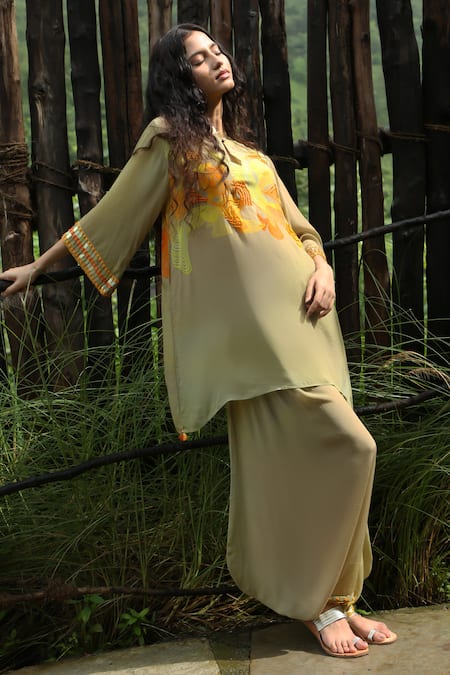 Shop Basil Leaf Green Crepe Embroidery, Mirrors, Sequins Round Neck, Keyhole Kurta And Pant Set Online at Aza Fashions Shop_Basil Leaf_Green Crepe Embroidery, Mirrors, Sequins Round Neck, Keyhole Kurta And Pant Set _Online_at_Aza_Fashions