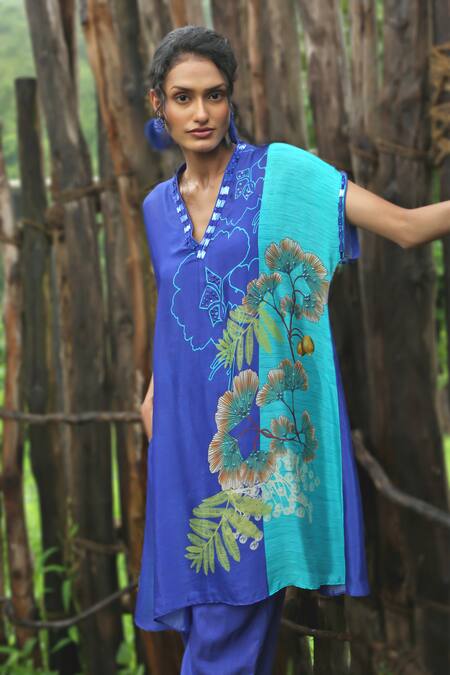 Shop_Basil Leaf_Blue Chinon, Chiffon, Linen, Silk Embroidery V-neck Fern Print Kurta And Pant Set _Online_at_Aza_Fashions