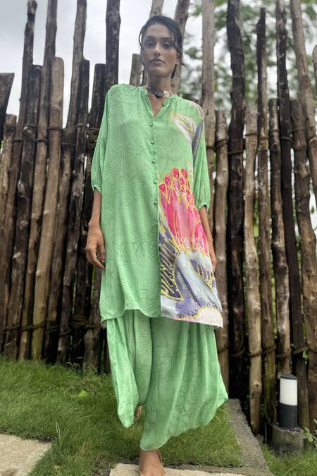 Buy_Basil Leaf_Mint Crepe Foil Printing Mandarin Collar Flower Kurta With Pant _Online_at_Aza_Fashions