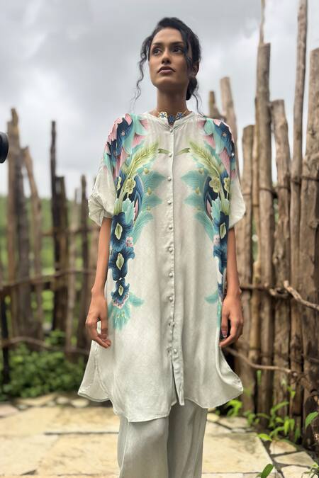 Basil Leaf_Gray Crepe Embroidery Mandarin Collar Tropical Print Kurta With Pant _at_Aza_Fashions