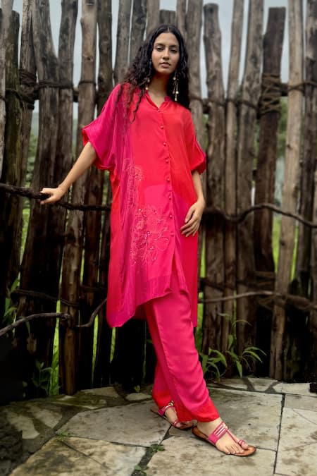 Shop_Basil Leaf_Pink Crepe Sequins V-neck Printed Kurta And Pant Set _Online_at_Aza_Fashions