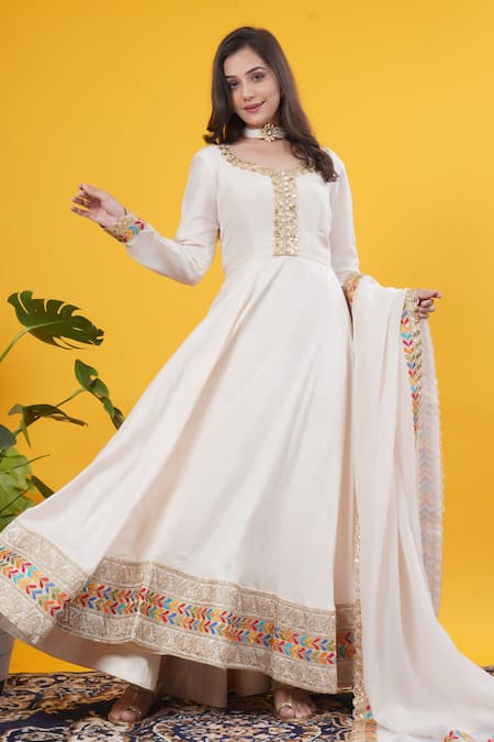 Saangi_Ivory Silk, Organza Embroidery, Sequins V-neck Anarkali With Dupatta _Online_at_Aza_Fashions