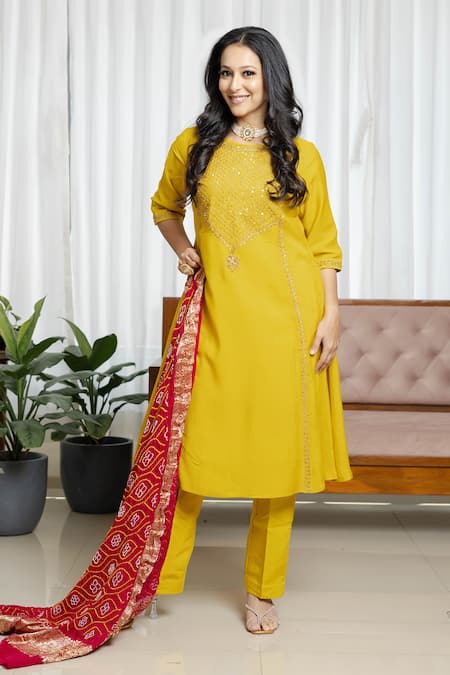 Saangi Mustard Kurta Set 