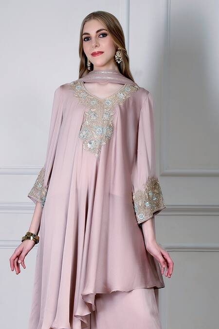 Buy_House Of Supriya_Pink Embroidery, Metallic Thread, Zari V-neck Asymmetric Kurta Set _Online_at_Aza_Fashions